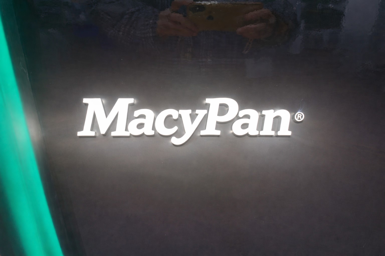 9f27e6a6-066a-4a5d-8f3c-eae8f7a043fc 9f27e6a6-066a-4a5d-8f3c-eae8f7a043fc